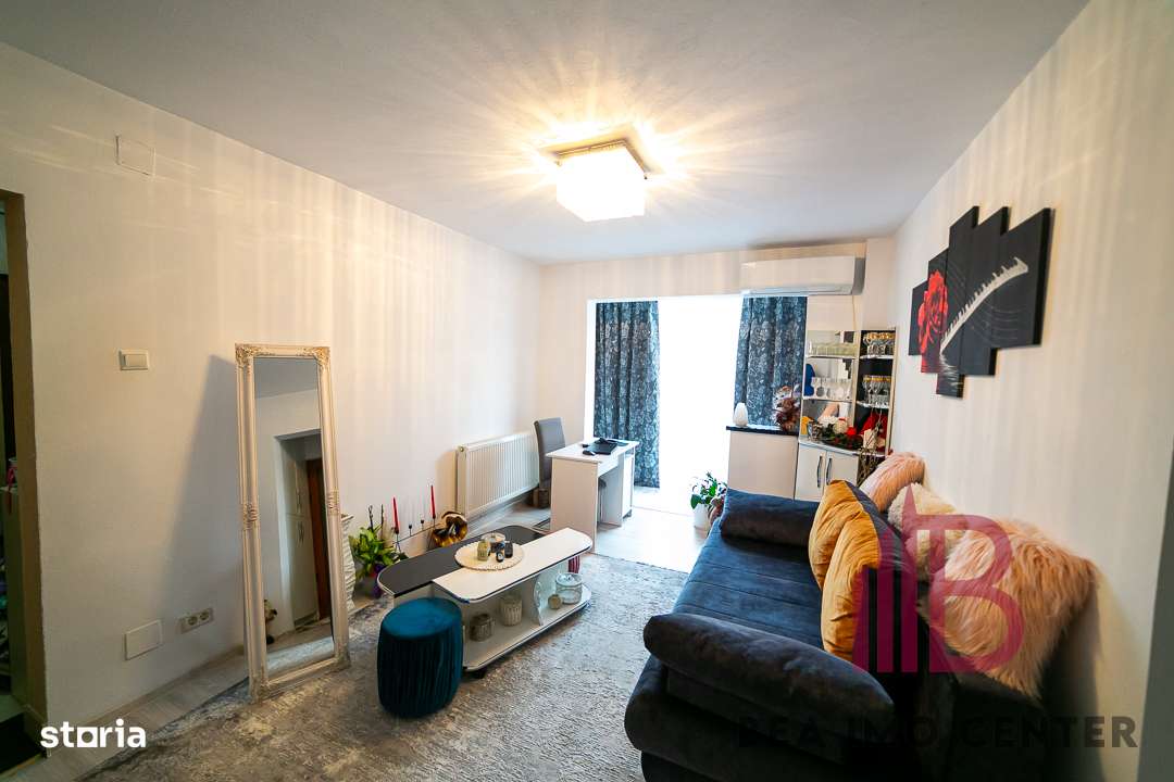 Apartament 3 camere, pus la punct în totalitate , Zona Miorița-1