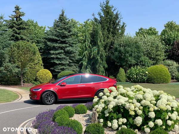 Tesla Model X - 2