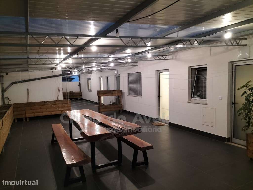 Apartamento T2 com lugar de garagem em Esgueira-9