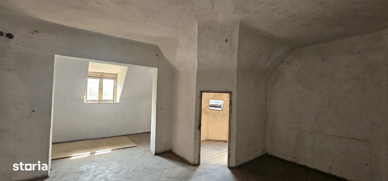 Cotroceni oportunitate amenajare mansardă și pod într-o vilă elegantă - Imagine principală: 4/5