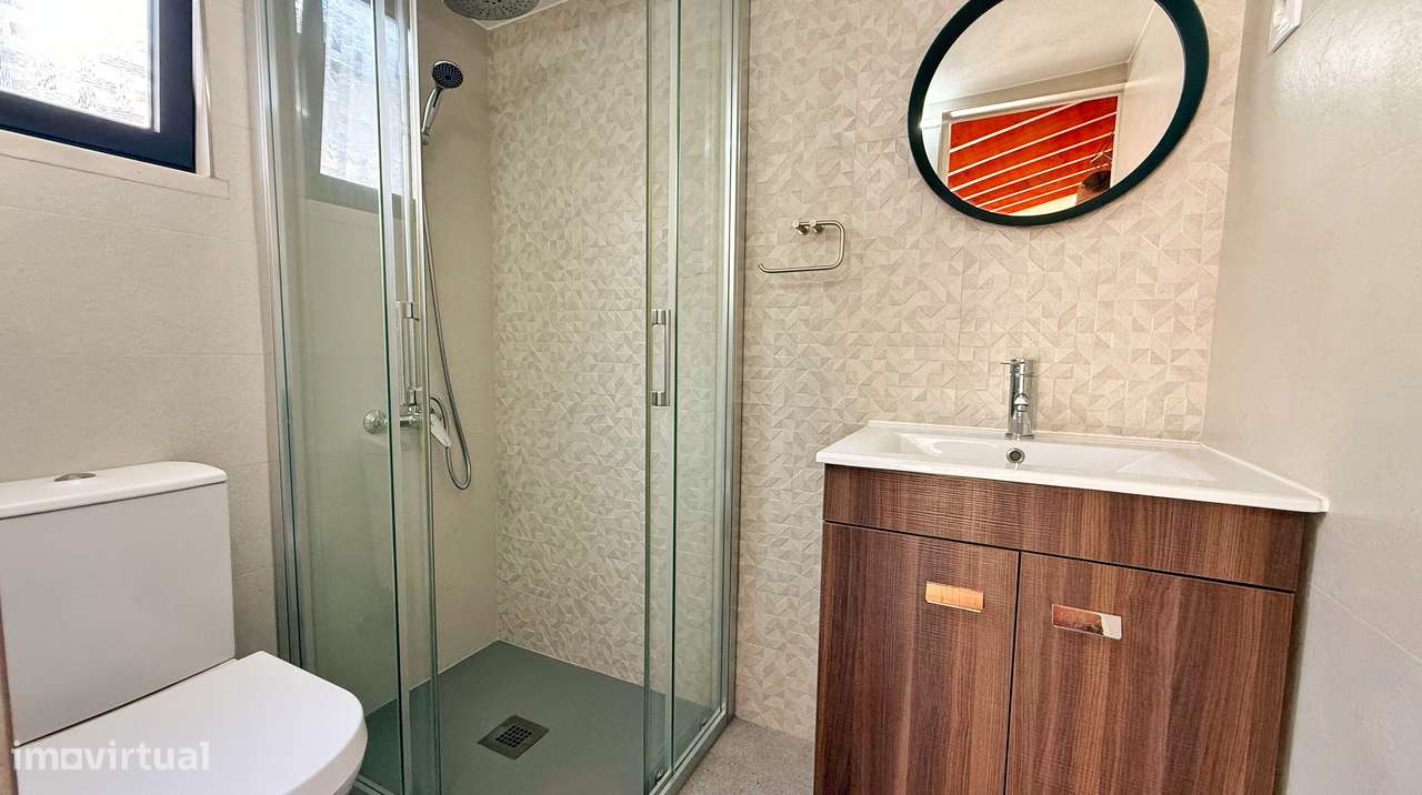 Moradia IsoladaT1+1 Totalmente Remodelada -Charneca da Caparica-28