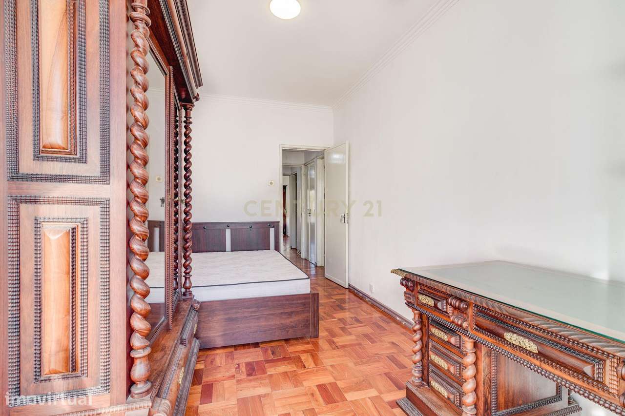 Fantástico T2 com ótimas varandas-15