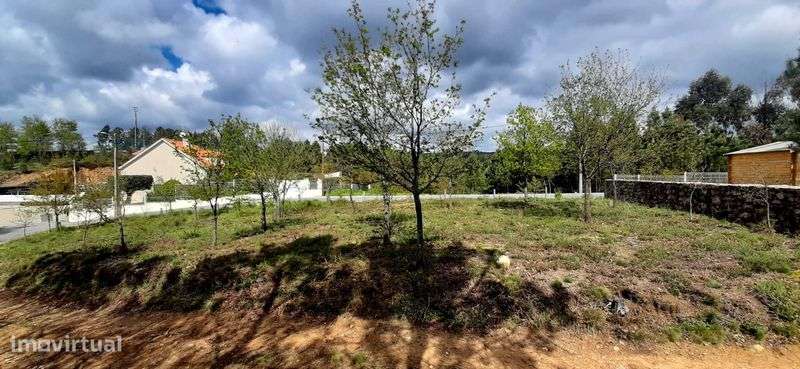 Terreno construtível muito bem localizado - Grande imagem: 4/8