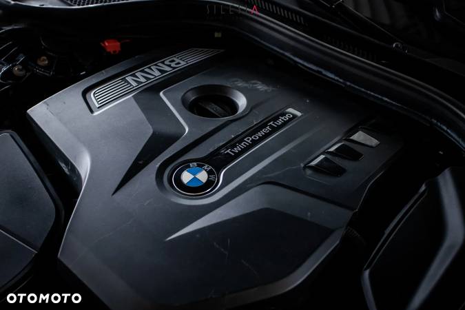 BMW Seria 5 530i xDrive - 14
