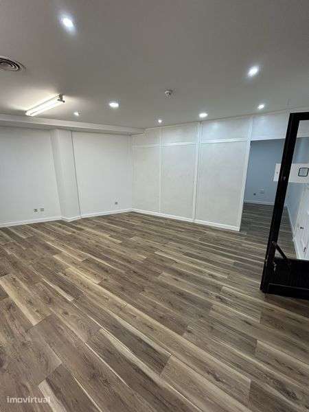 Arrendo escritorios/lojas com 2 salas - Grande imagem: 5/7