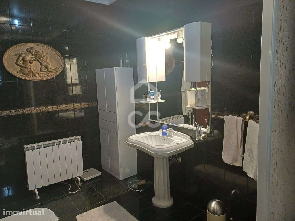 Moradia Bi-familiar T5+T2 em Palmeira, Santo Tirso-15