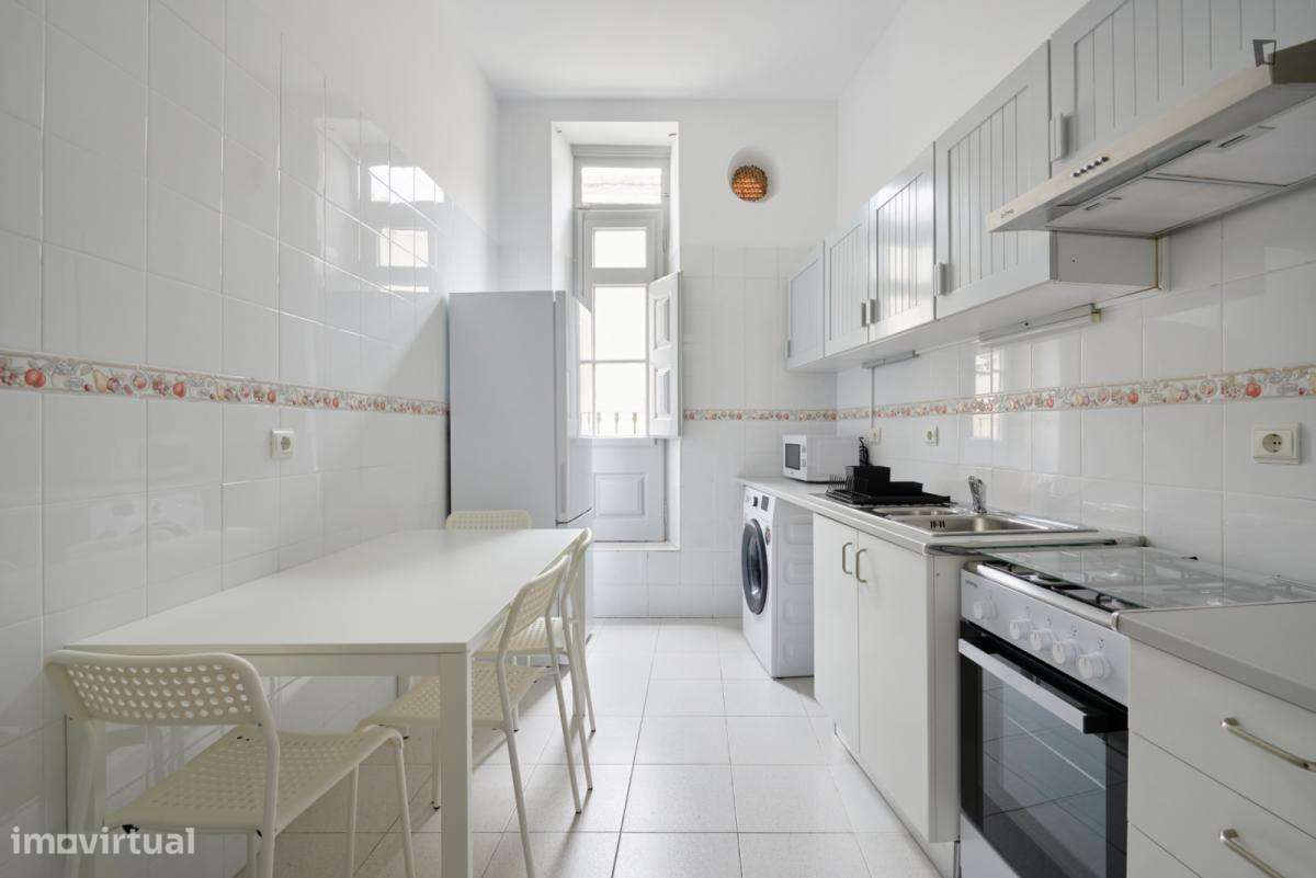 Quarto - localizado em Penha Lisbon - Grande imagem: 2/24