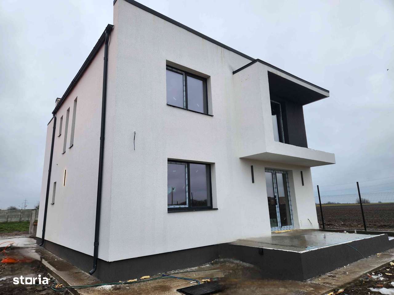 Casă P+1E în Comuna Berceni –  4 camere, 3 băi | Izolatie 15cm - Imagine principală: 4/4