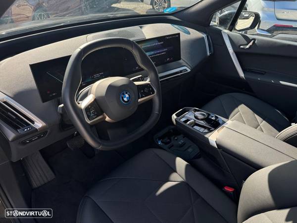 BMW iX xDrive 40 Pack Desportivo - 14