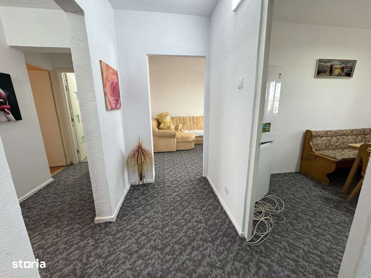 Apartament 3 camere Mioveni, et4, Piata, balcon 8 m, 73 mp, mobilat - Imagine principală: 4/12