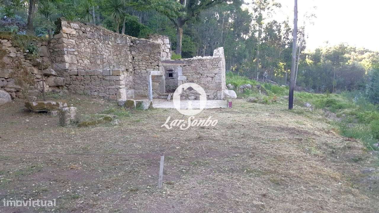 Moradia para restauro em Barcelos - Grande imagem: 2/23