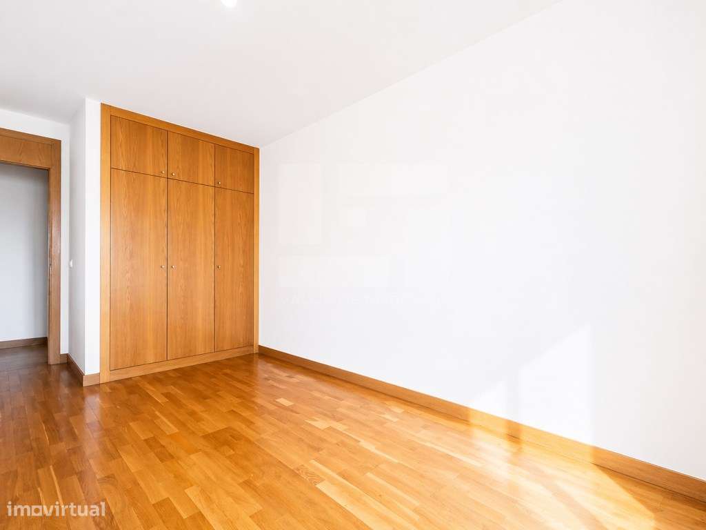 Apartamento T4, situado no prestigiado Parque das Nações, em Lisboa-9