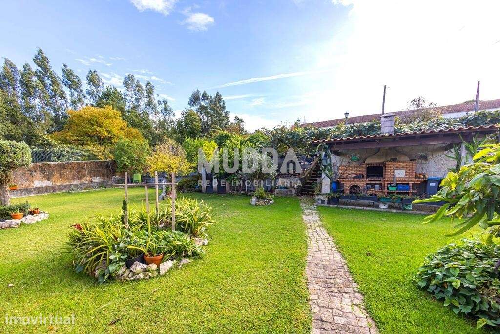 Moradia T4+ com Jardim e Pomar em Escapães, Santa Maria da Feira-36