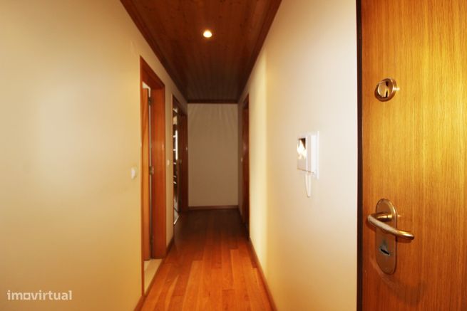Apartamento com 4 assoalhadas situado no centro de Mem Martins-14