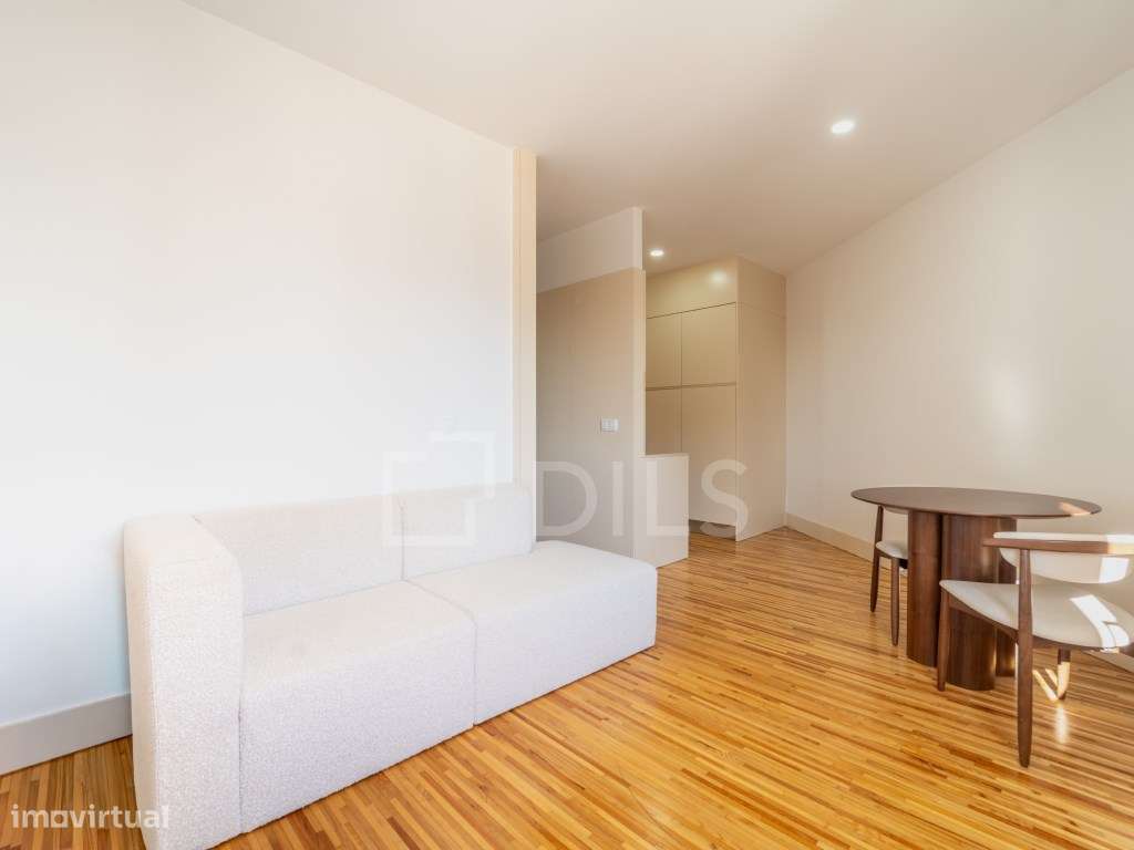 Apartamento T0+1 com arrecadação, na Baixa do Porto-15