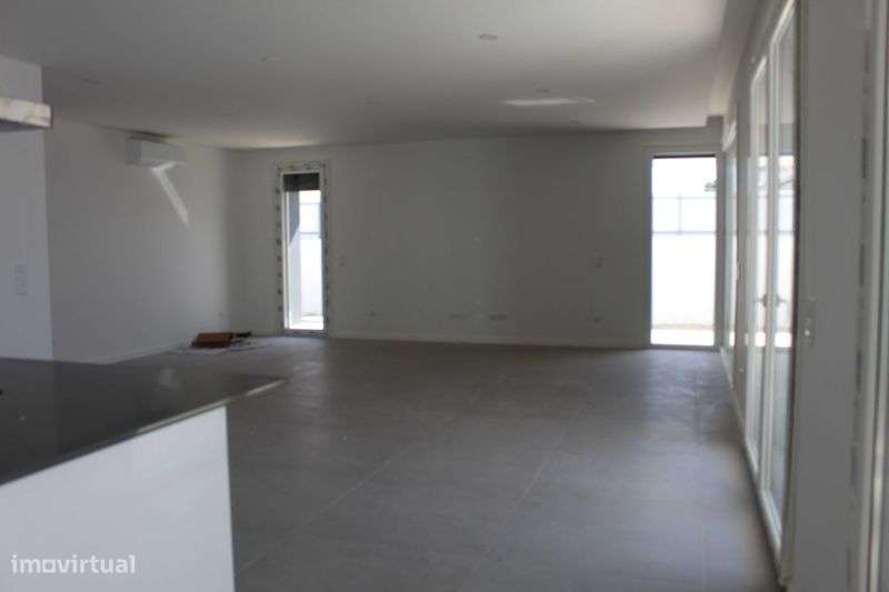 Vende-se Moradia Isolada  T4 com Piscina - Grande imagem: 5/12