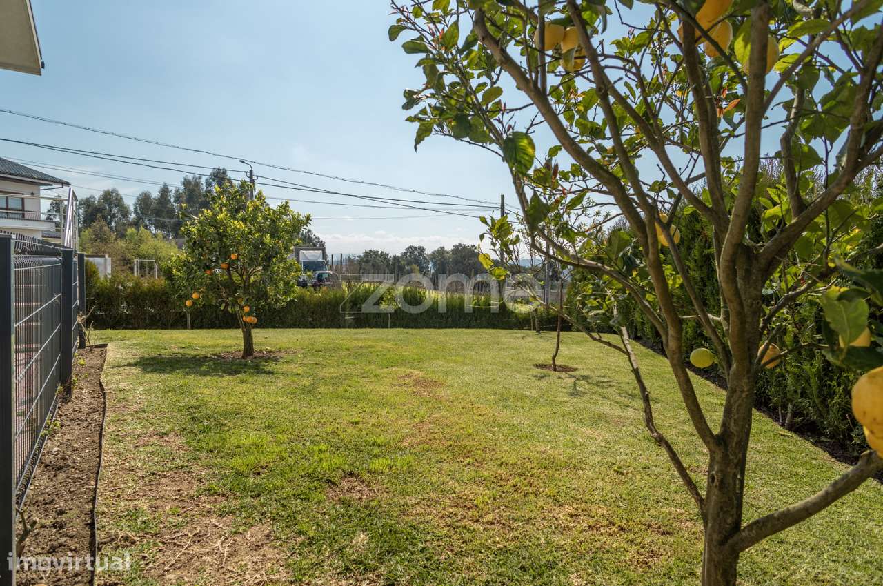 Moradia T4+2 com Piscina e Jardim no Coração de Gondomar - Grande imagem: 5/60