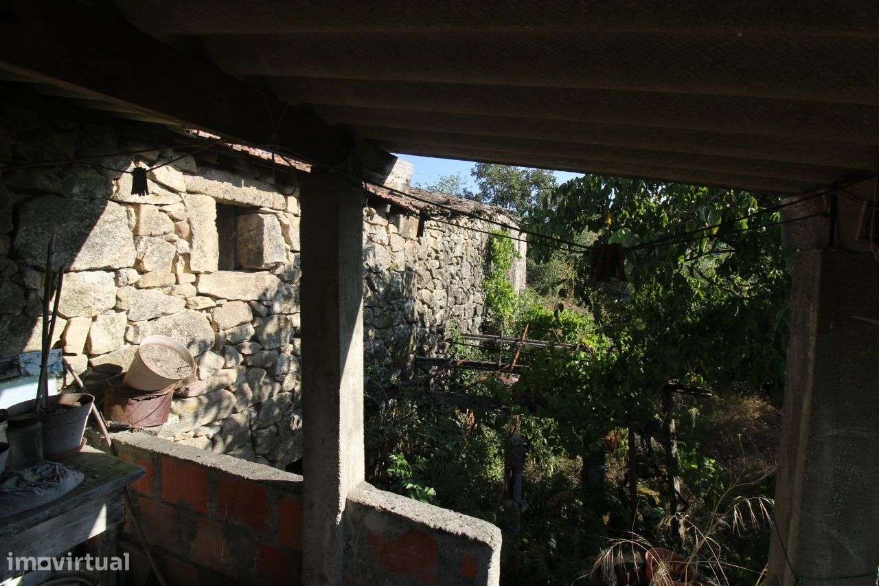 Moradia para Reconstrução - Póvoa de Calde - Viseu-12