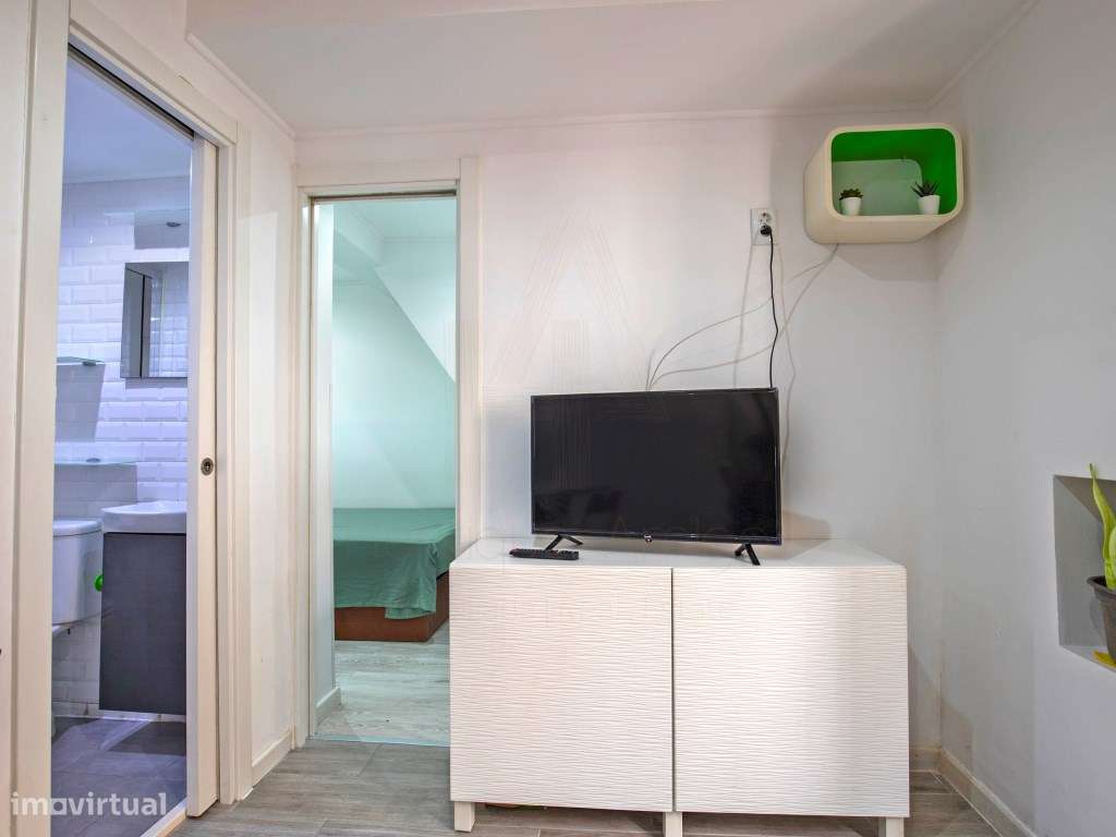 Apartamento T1 no Coração de Sesimbra - A 2 Minutos da Praia!-4
