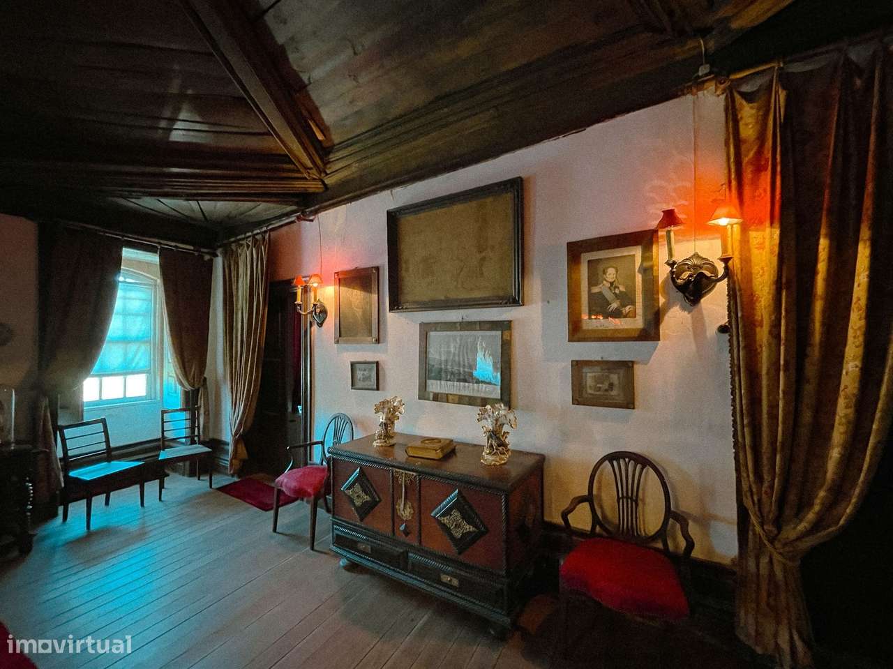 Quinta com Casa senhorial brasonada do Século XVIII na região do Douro-20