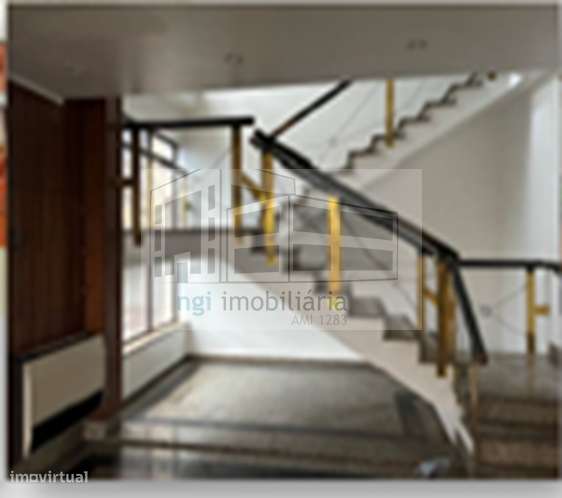 Armazém Industrial em Alfragide - Grande imagem: 3/5