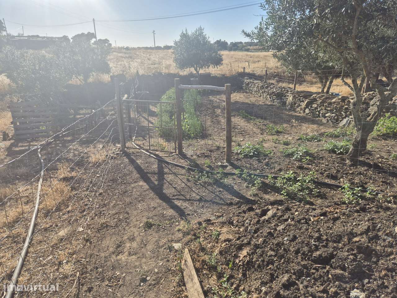 Moradia terrea com terreno todo vedado na Aldeia dos Fernandes-5