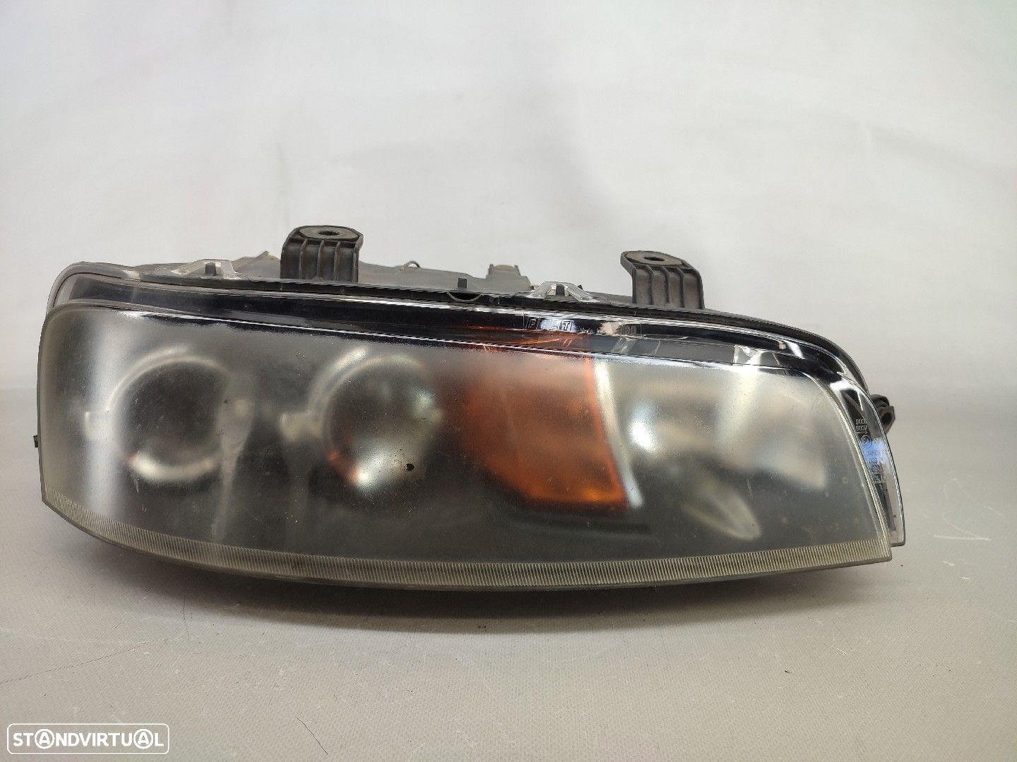 Optica Farol Direita Drt Fiat Punto (188_) - 1