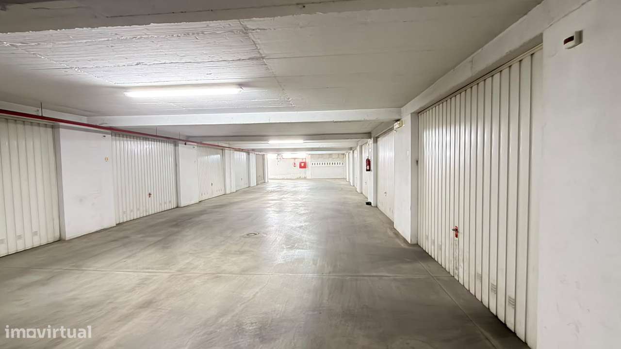 Garagem Fechada c/22 m² | Centro Rio Maior | Excelente Acessibilidade-10
