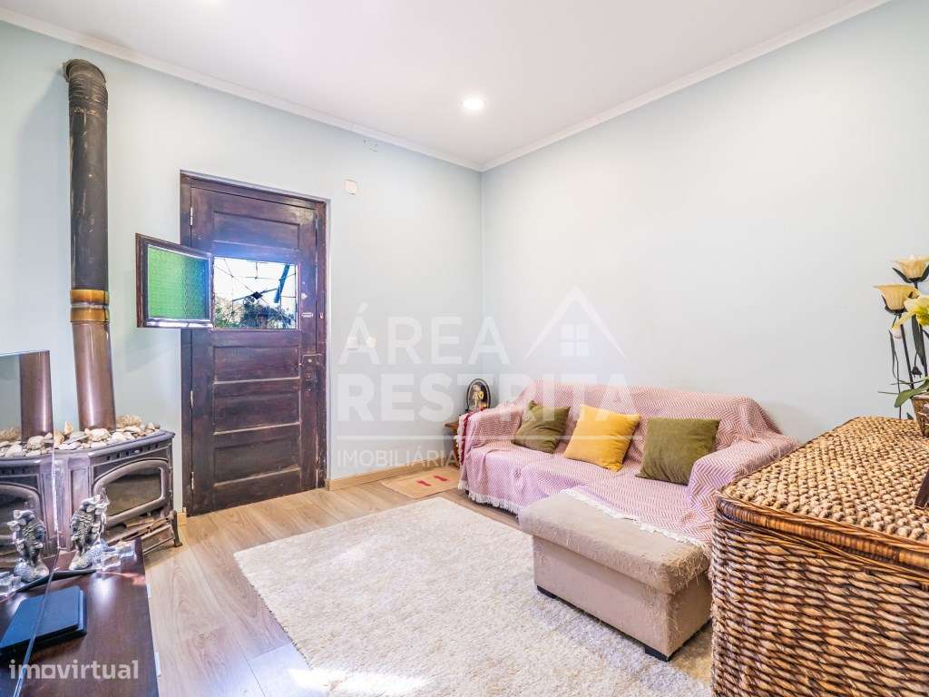 MORADIA EM BANDA T2+1 REMODELADA COM LOGRADOURO EM BREJOS DE AZEITAO - Grande imagem: 5/23