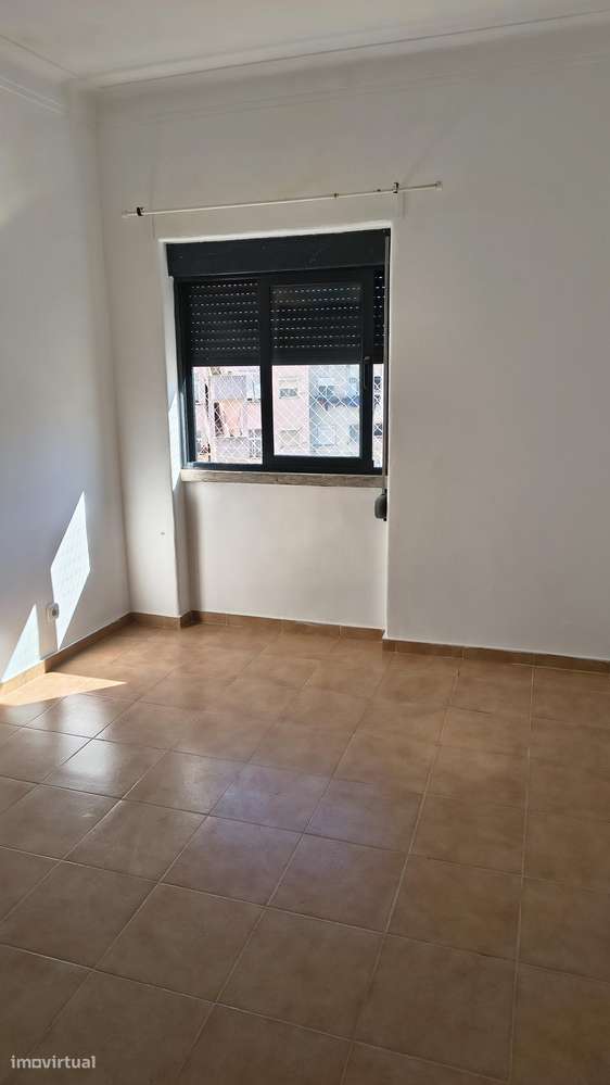 T1 + 1 Moscavide Remodelado - Grande imagem: 4/11