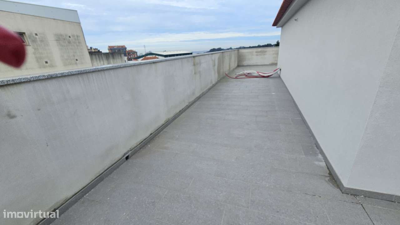 Apartamento | T2 | Duplex | Garagem fechada - Grande imagem: 4/25