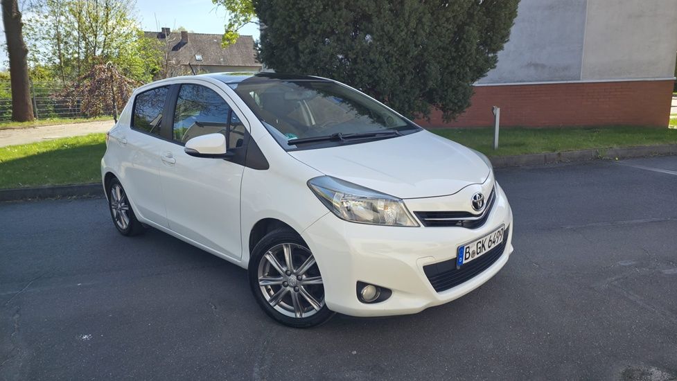 Toyota Yaris III 1.33 Premium 2012