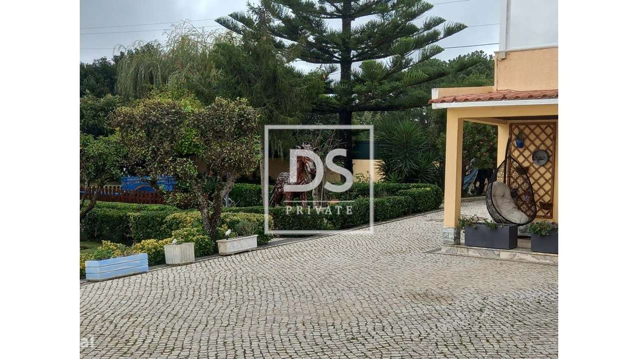 Moradia com Piscina num terreno de 1.651m2 no Lourel em Sintra - Grande imagem: 5/47