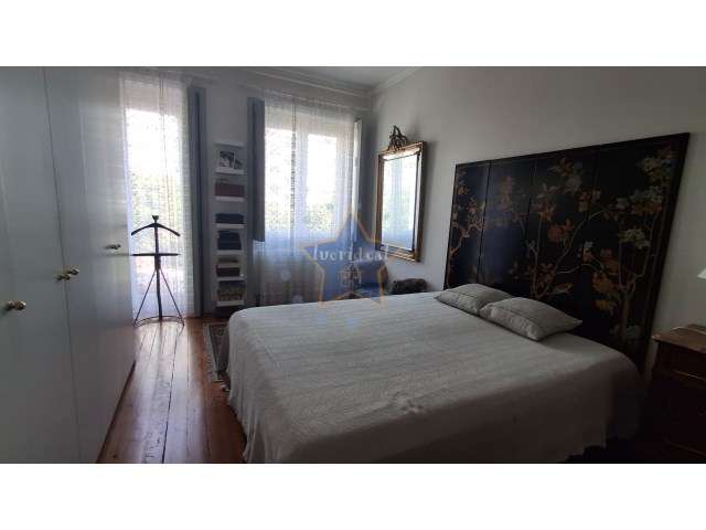 Moradia T4 com 4 casas de banho e jardim-9
