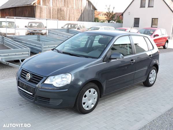 Volkswagen Polo 1.2 Attractive - 1