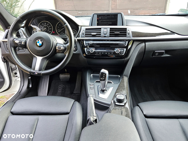 BMW Seria 3 320i xDrive - 13