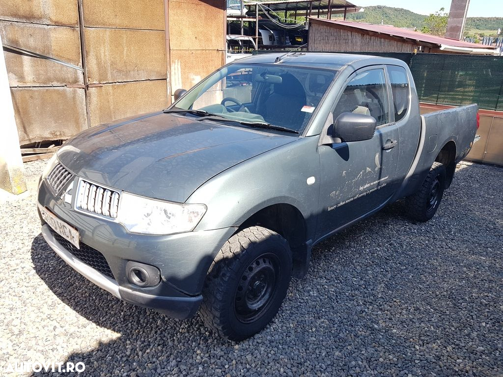 Oglinda stanga Mitsubishi L200 Facelift 2010 - 2015 2 Usi verde (718) Fara rabatare - 2