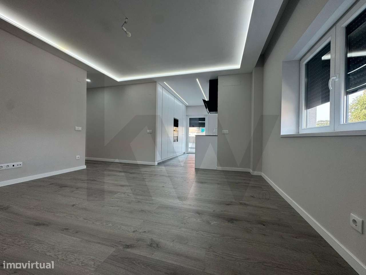 T3 Totalmente Remodelado com Quintal e Estacionamento – Caneças - Grande imagem: 4/19