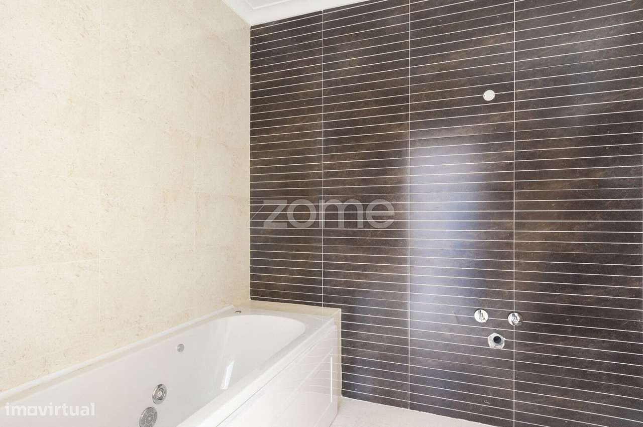 Apartamento T3 Paço de Arcos, varanda, vista mar e garagem-17