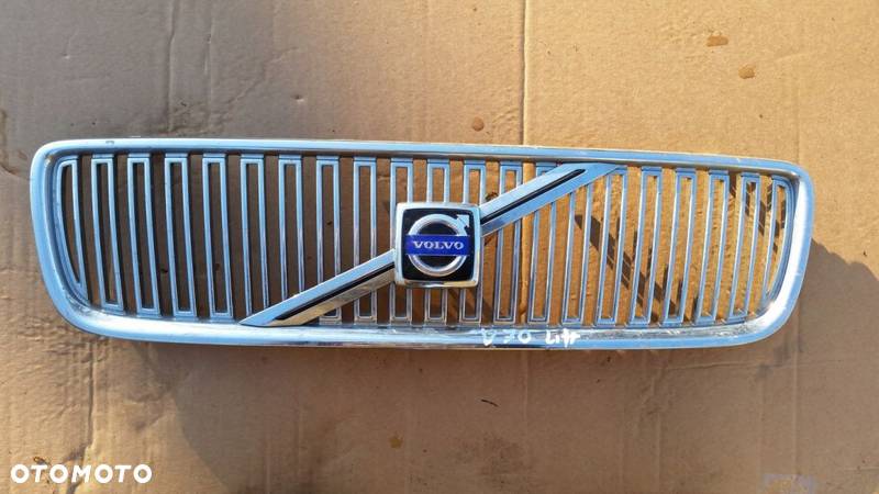 ATRAPA GRILL VOLVO V70 LIFT 08693346 - 1