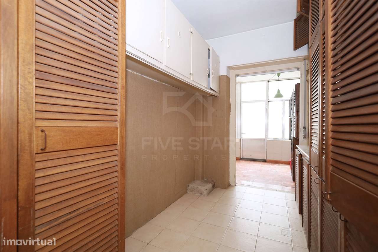 T4 Duplex - Parede - Vista Mar - Varanda - Garagem - Para Renovação-13