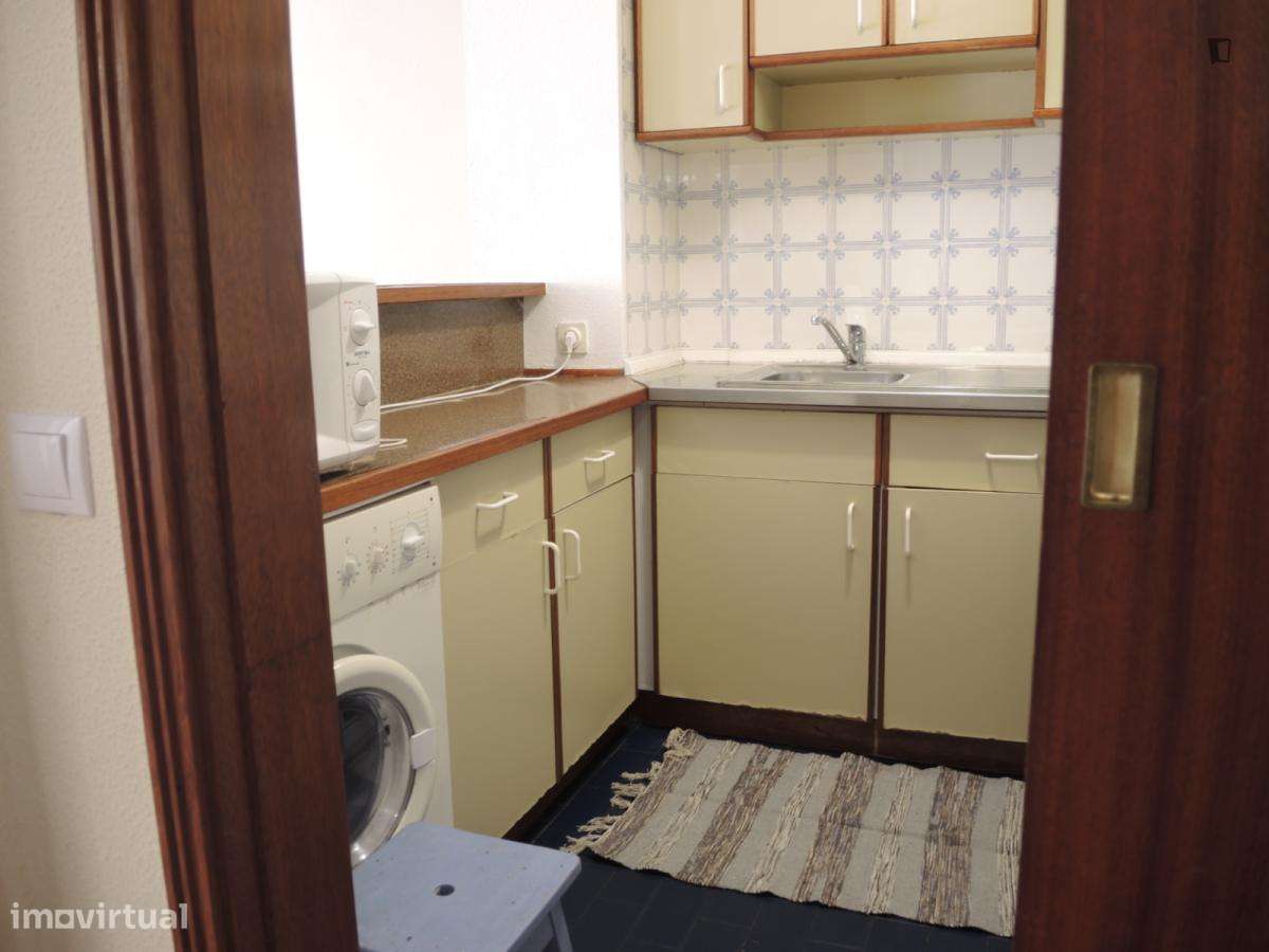 Apartamento com 1 quartos - localizado em Ramalde Porto - Grande imagem: 4/10