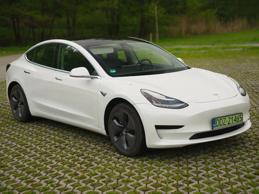 Tesla Model 3 Standard Reichweite Plus Hinterradantrieb 2020