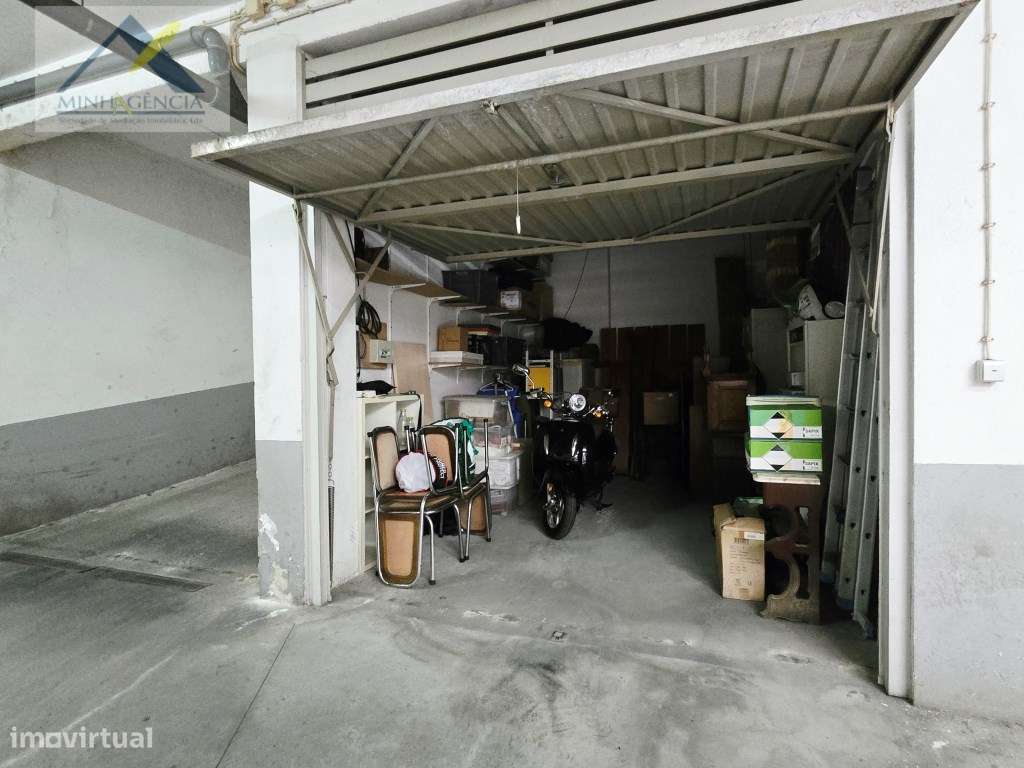 Apartamento T3 com terraço e garagem no Bairro Dias em Setúbal-36