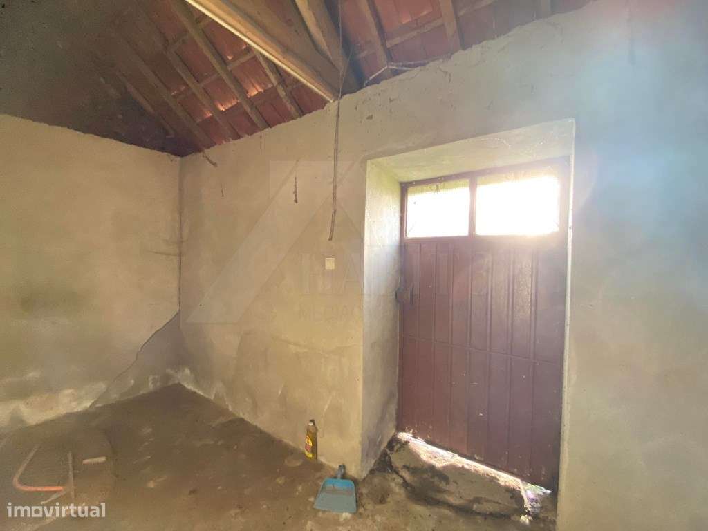 Casa para restauro em Bico-6