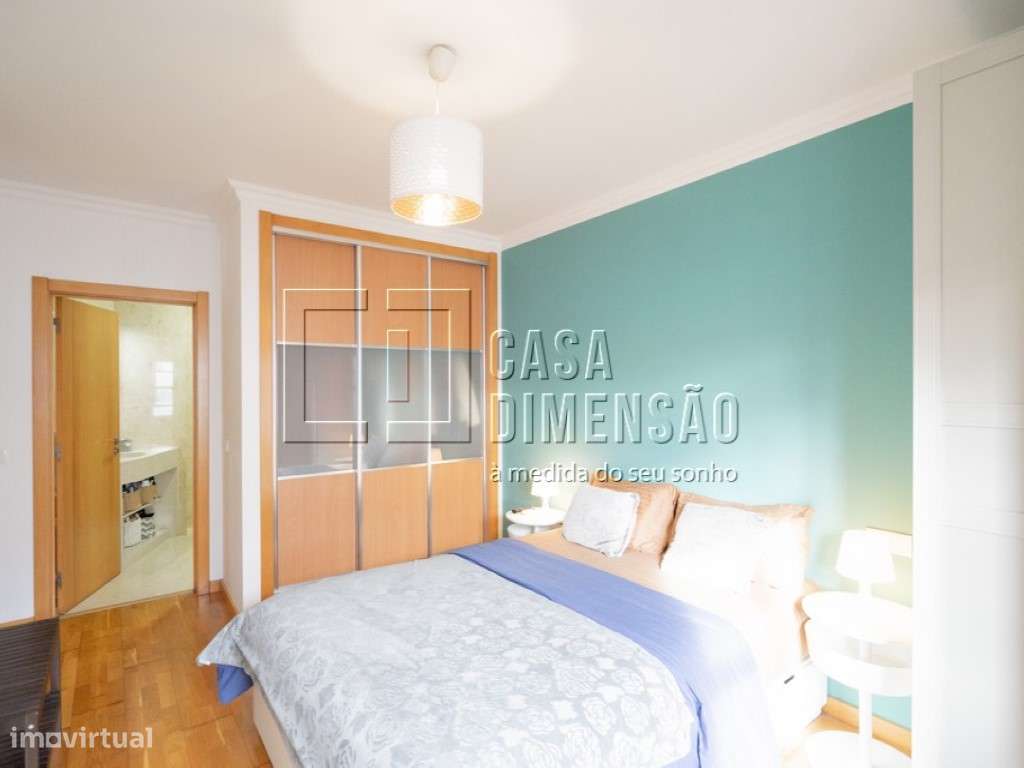 Apartamento de tipologia T2 na Serra de Carnaxide, como NOVO!!-35