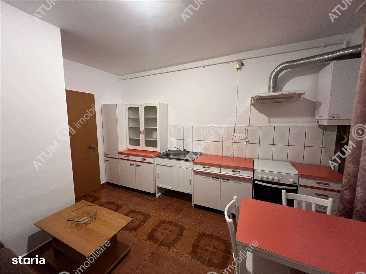 Apartament cu 2 camere la etaj 1 si loc de parcare zona Calea Dumbravi - Imagine principală: 4/11