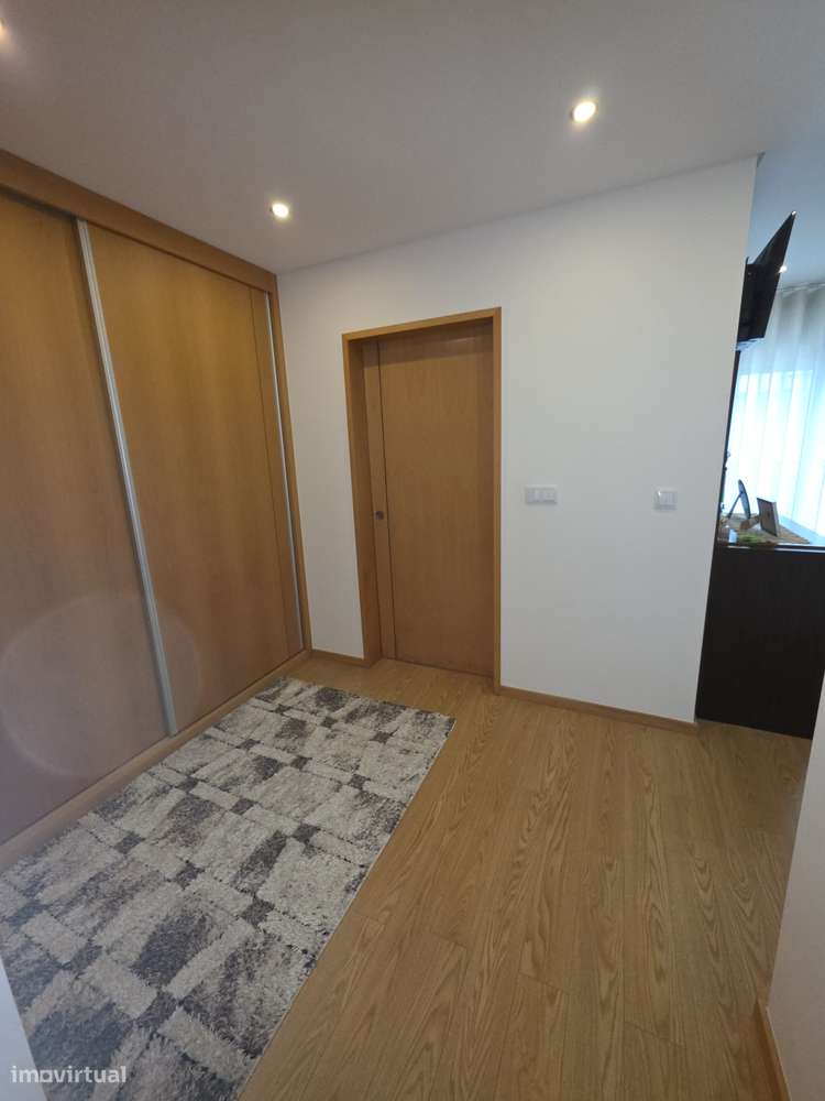 Fantástico apartamento T3 com terraço nos Passionistas-16