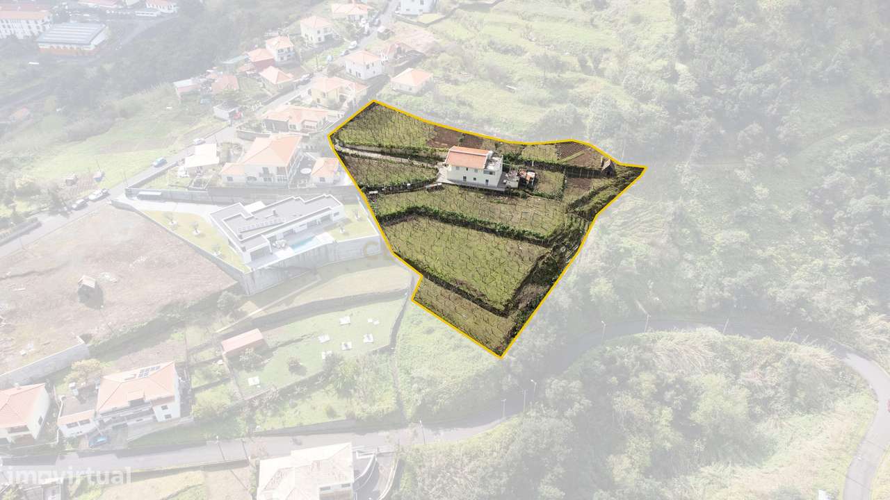 Moradia T4 + T1 independente em São Vicente - Grande imagem: 4/18