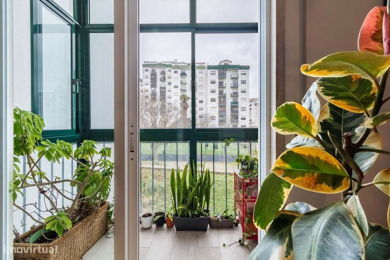 Apartamento T2 c/ 2 Wcs Totalmente Remodelado na Rinchoa, Sintra-7